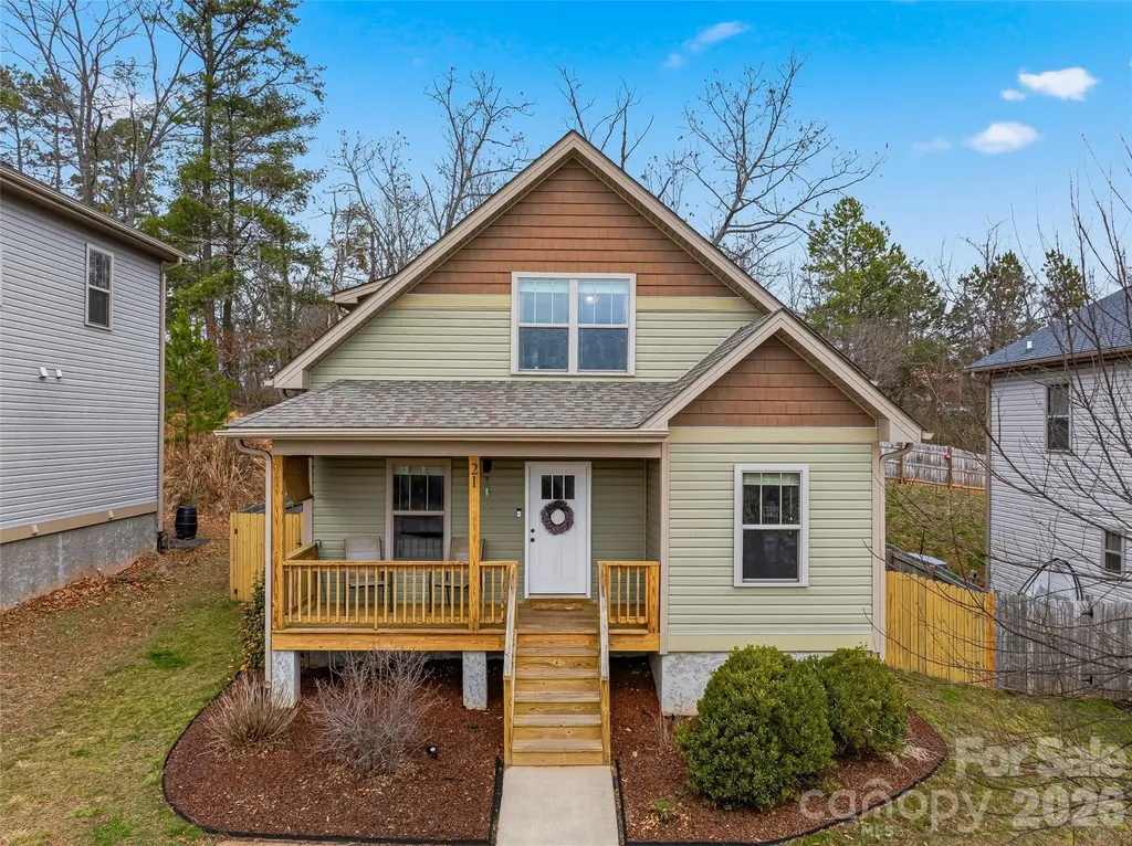 21 Yarrow Meadow Road Weaverville NC 28787