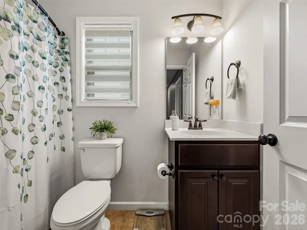 21 Yarrow Meadow Road Weaverville NC 28787