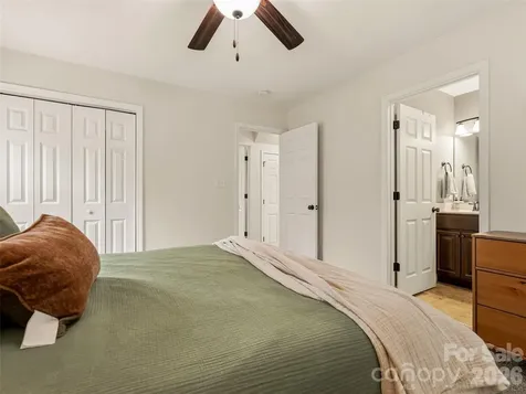 21 Yarrow Meadow Road Weaverville NC 28787