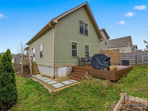21 Yarrow Meadow Road Weaverville NC 28787