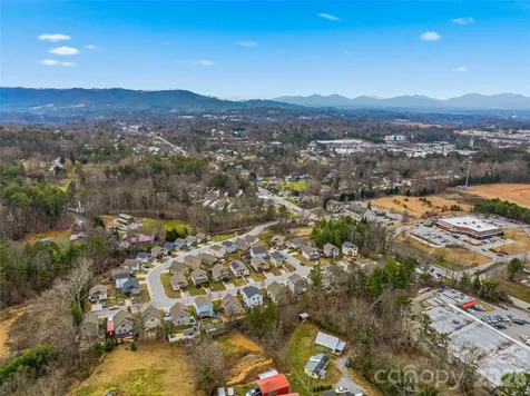 21 Yarrow Meadow Road Weaverville NC 28787