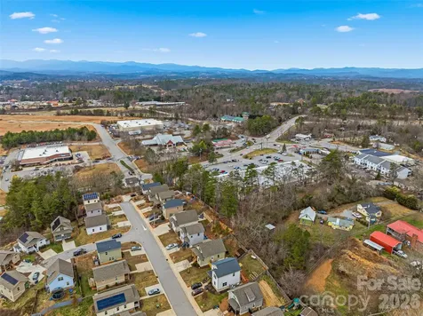 21 Yarrow Meadow Road Weaverville NC 28787