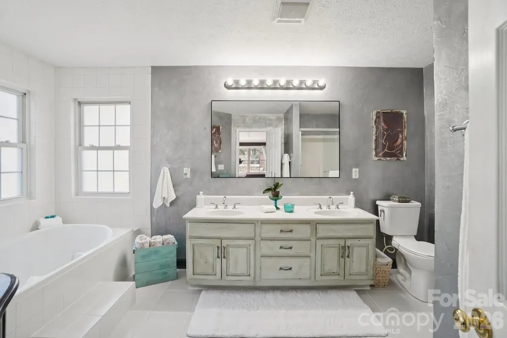 4005 Little River Road Hendersonville NC 28739