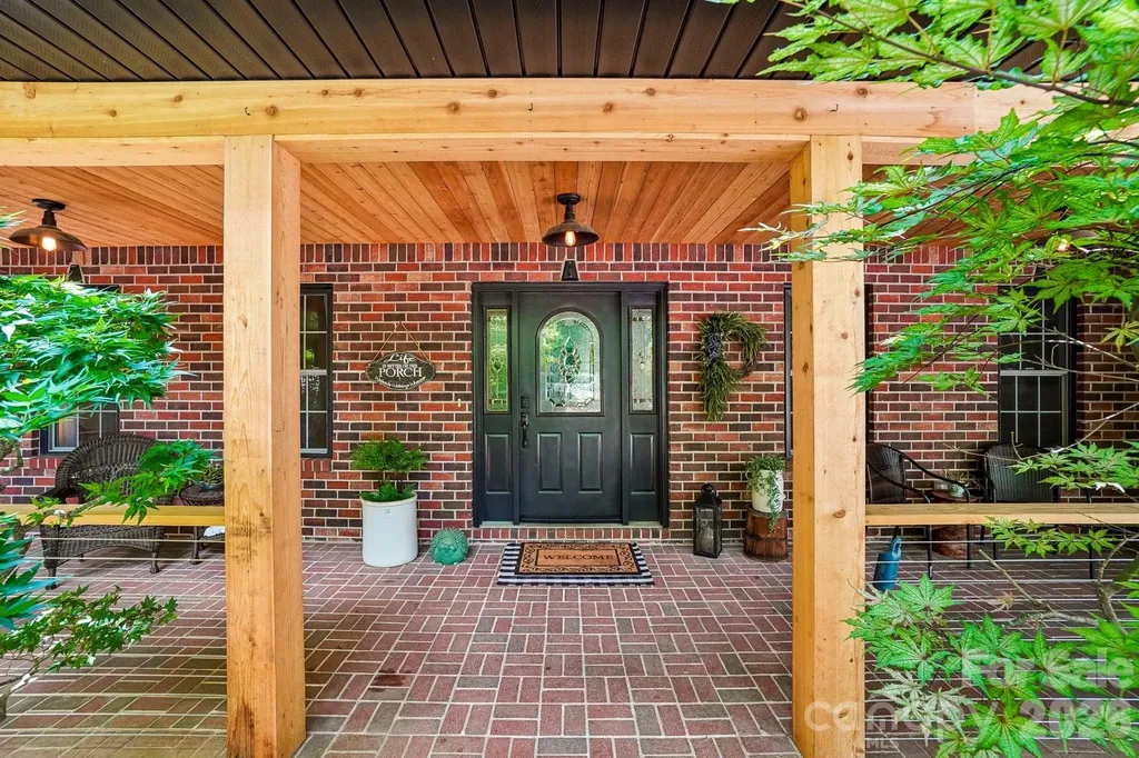 4005 Little River Road Hendersonville NC 28739