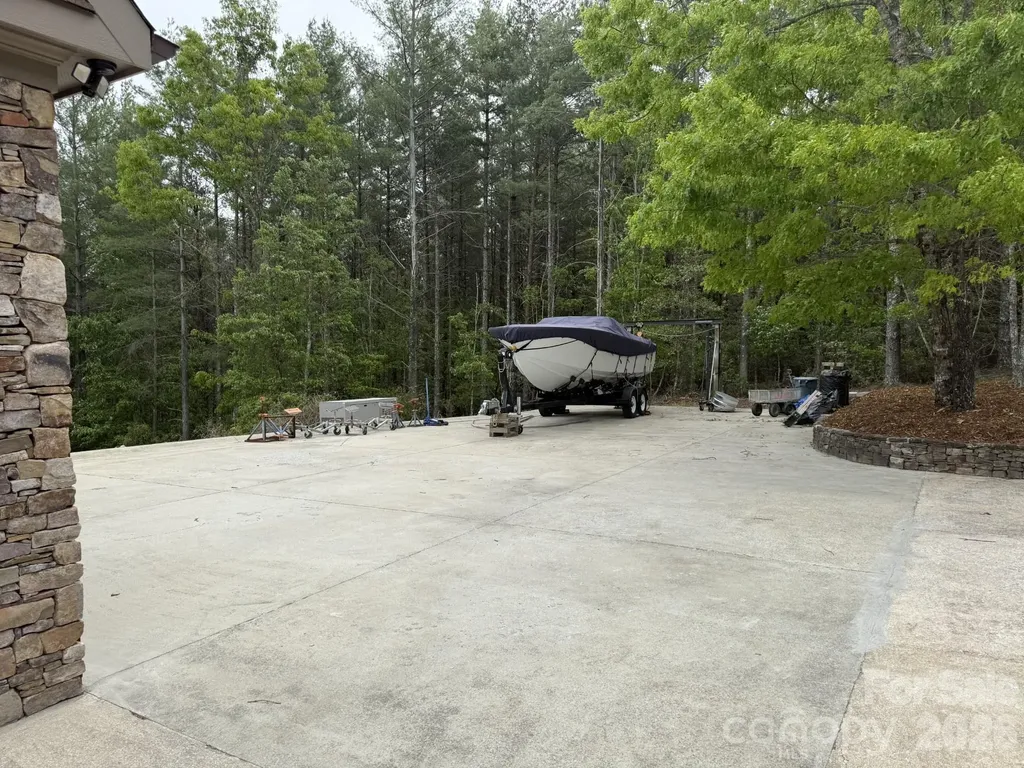 293 Bear Cliff Drive Nebo NC 28761