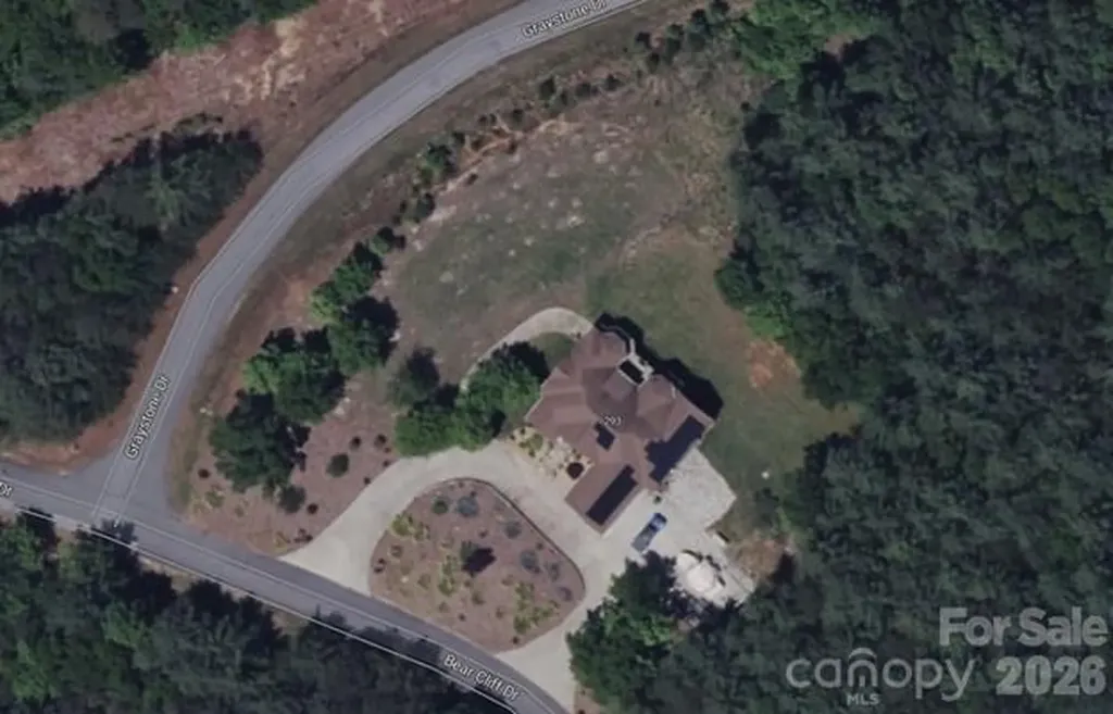 293 Bear Cliff Drive Nebo NC 28761