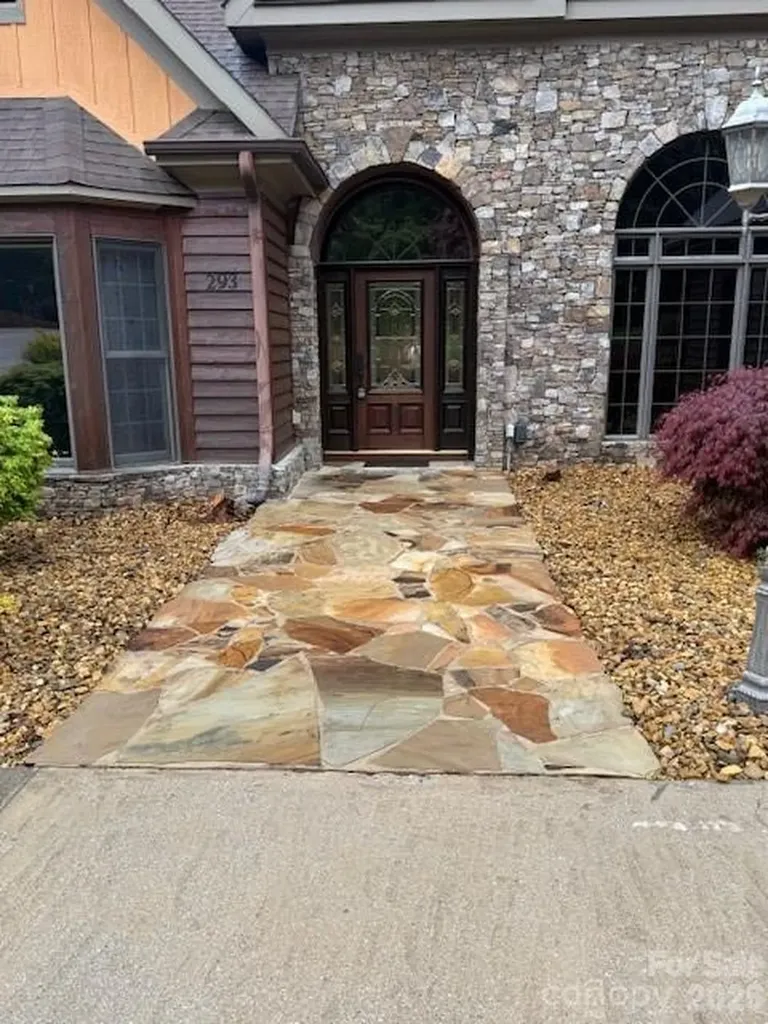 293 Bear Cliff Drive Nebo NC 28761