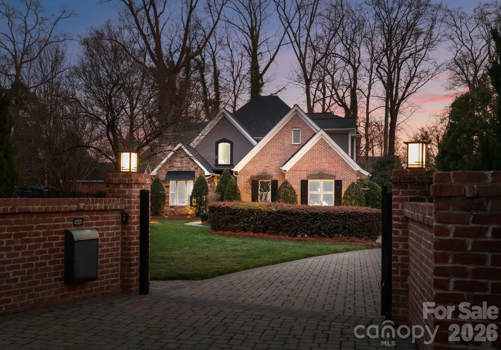 141 Sardis Lane Charlotte NC 28270