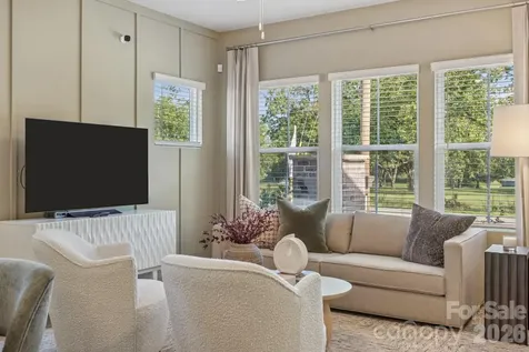 4624 Lakeview Road Charlotte NC 28216