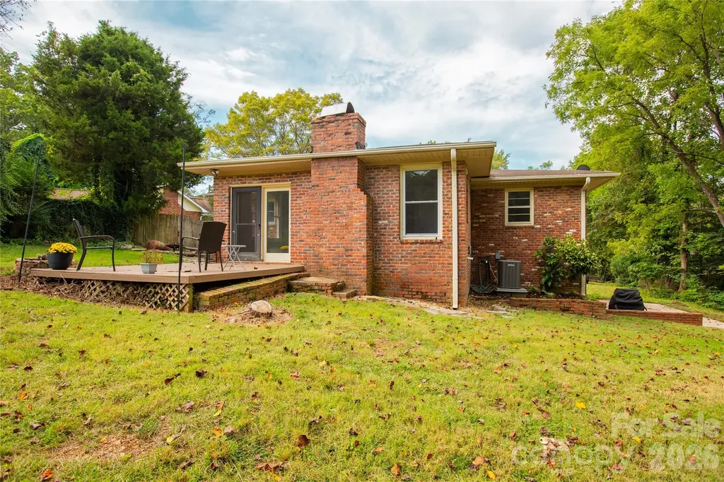 581 Clyde Drive Winston Salem NC 27104