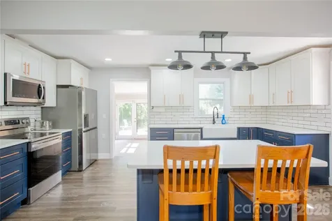 581 Clyde Drive Winston Salem NC 27104