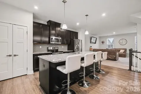 1305 Newell Towns Lane Charlotte NC 28262