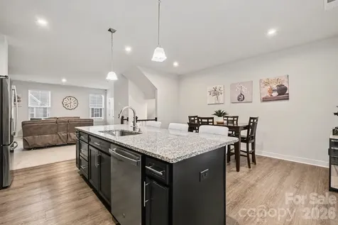 1305 Newell Towns Lane Charlotte NC 28262