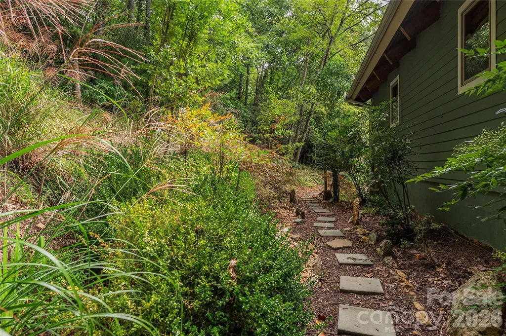 116 Ivy Road Mills River NC 28759