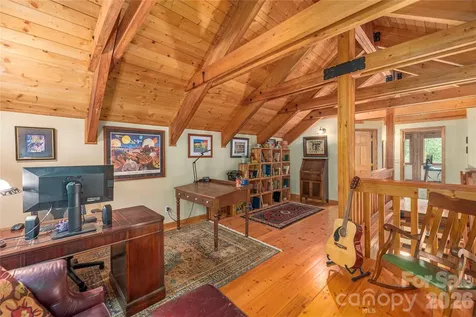 116 Ivy Road Mills River NC 28759