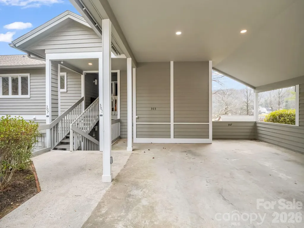 303 Golfside Drive Flat Rock NC 28731
