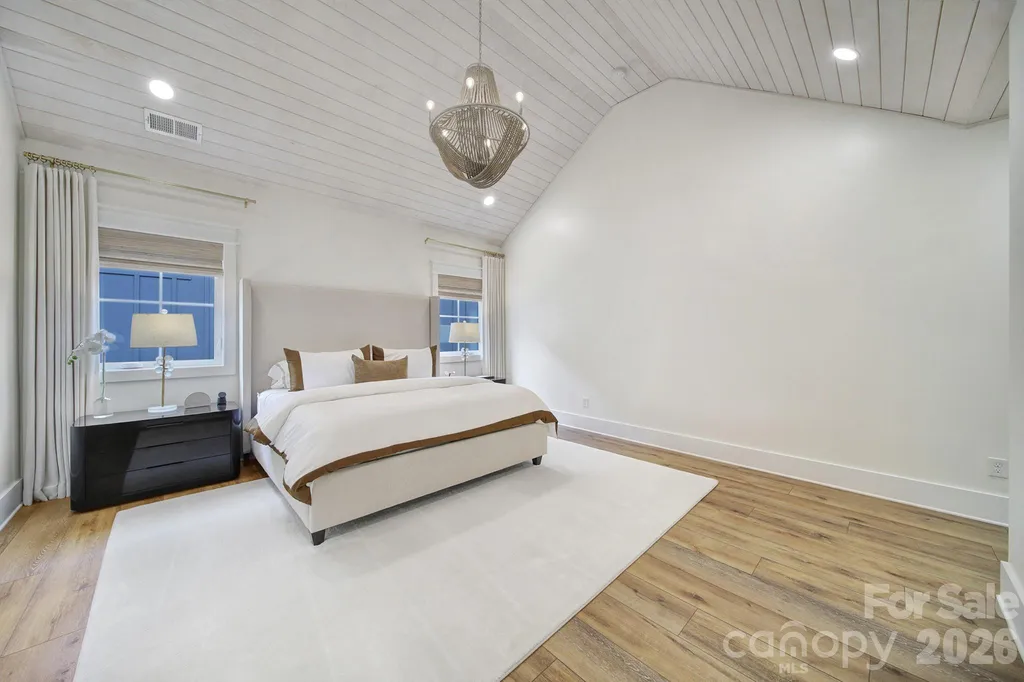 911 Laurel Creek Lane Charlotte NC 28211