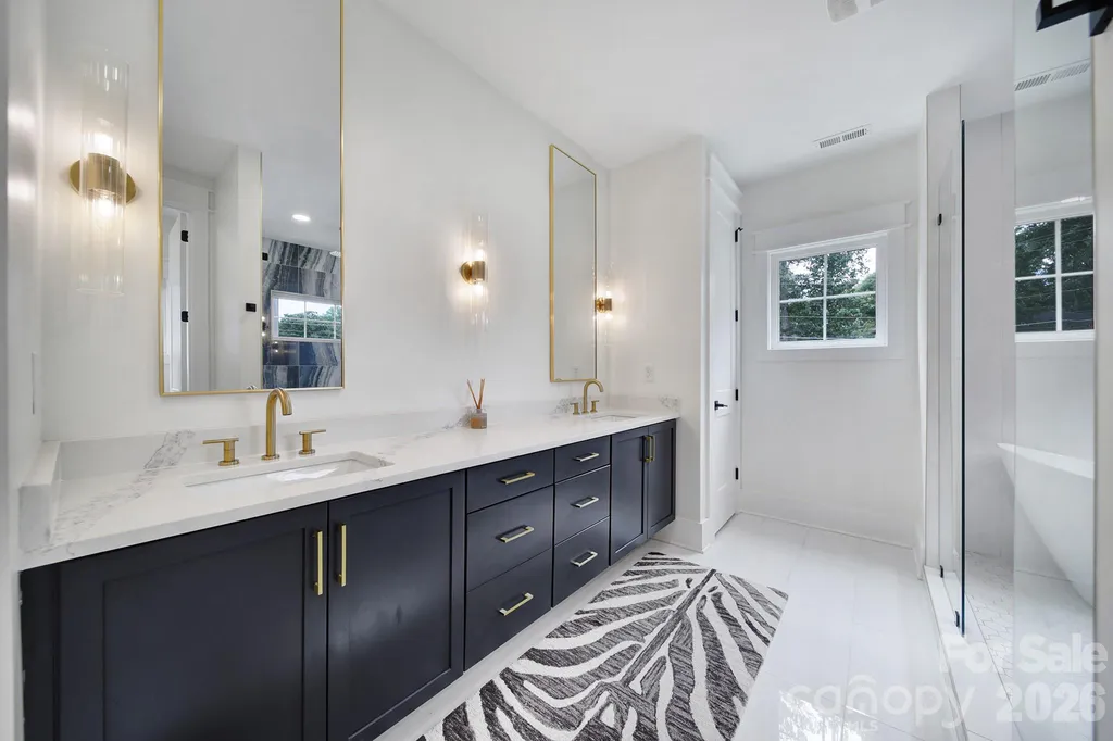 911 Laurel Creek Lane Charlotte NC 28211