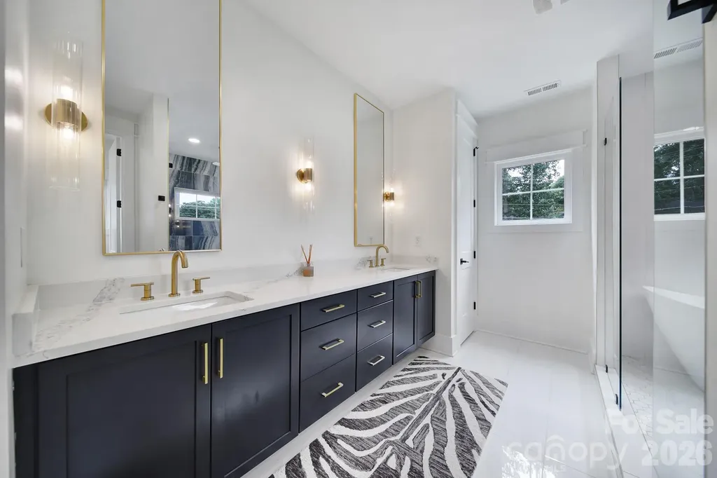 911 Laurel Creek Lane Charlotte NC 28211