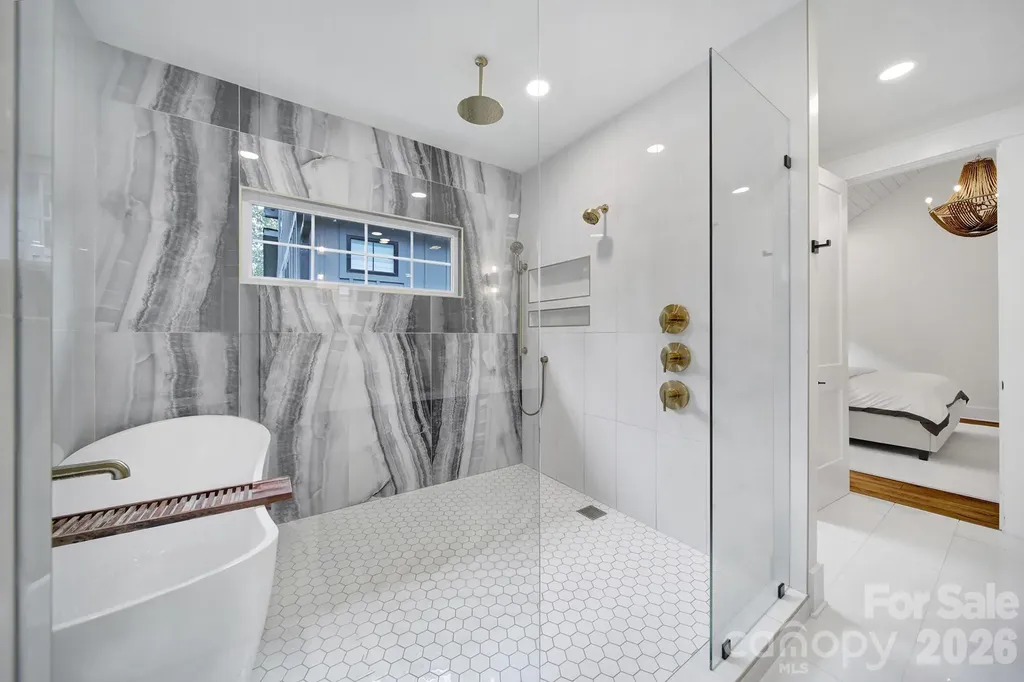 911 Laurel Creek Lane Charlotte NC 28211