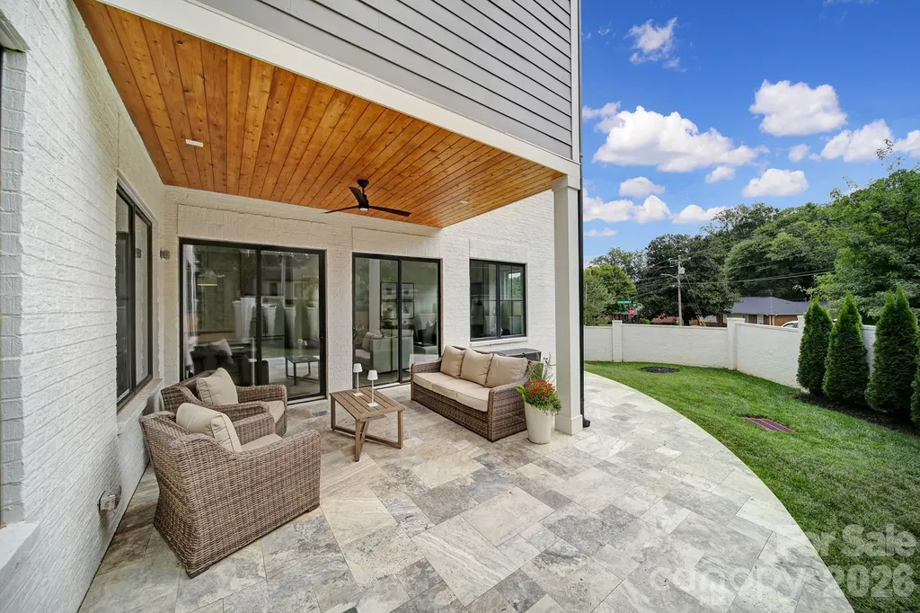 911 Laurel Creek Lane Charlotte NC 28211