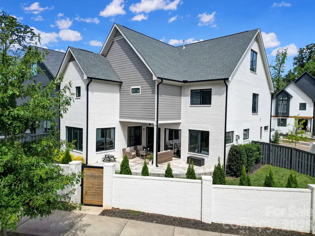 911 Laurel Creek Lane Charlotte NC 28211