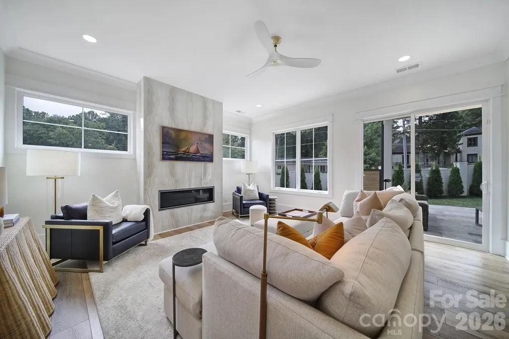 911 Laurel Creek Lane Charlotte NC 28211