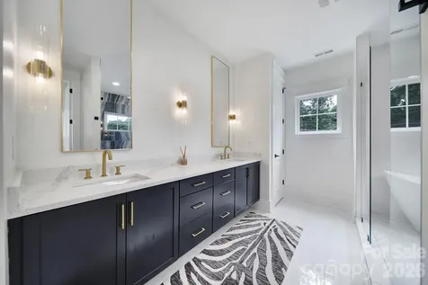 911 Laurel Creek Lane Charlotte NC 28211