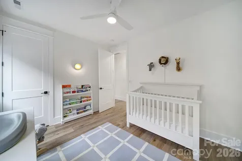 911 Laurel Creek Lane Charlotte NC 28211