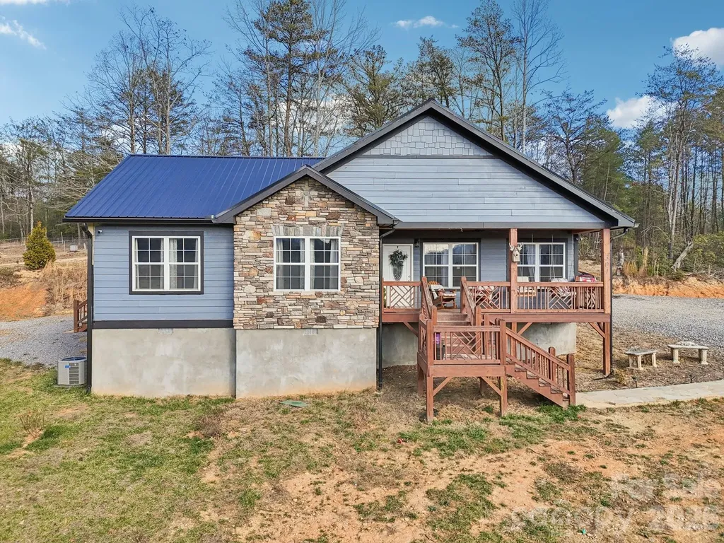 301 Mcginnis Drive Old Fort NC 28762