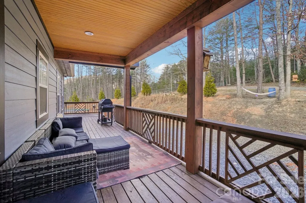 301 Mcginnis Drive Old Fort NC 28762