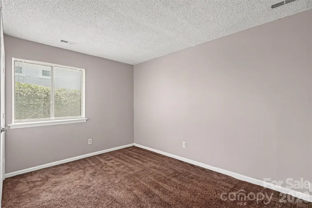 6107 Bent Tree Court Charlotte NC 28212