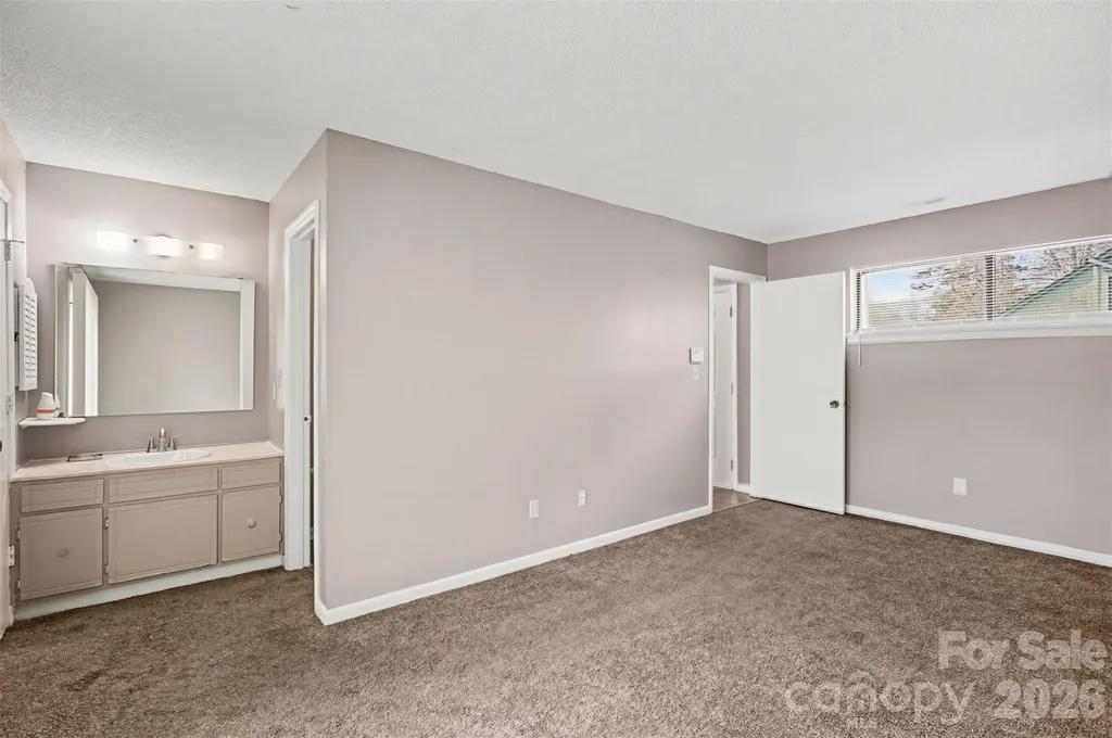 6107 Bent Tree Court Charlotte NC 28212