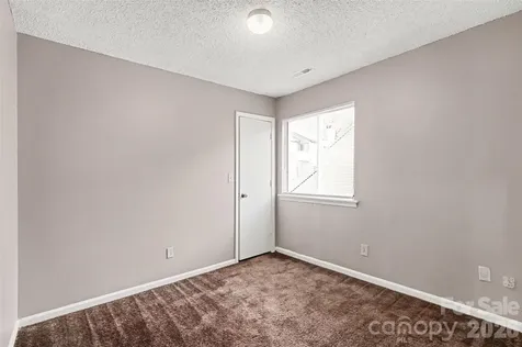6107 Bent Tree Court Charlotte NC 28212
