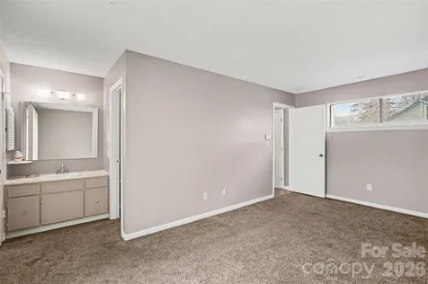 6107 Bent Tree Court Charlotte NC 28212