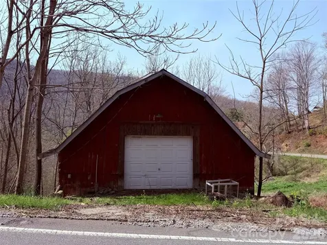 1306 Fork Mountain Road Bakersville NC 28705
