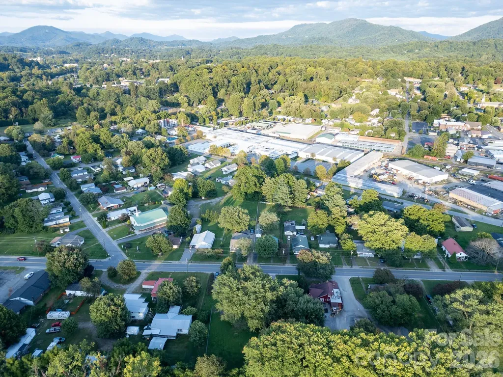 95 Elysinia Avenue Waynesville NC 28786