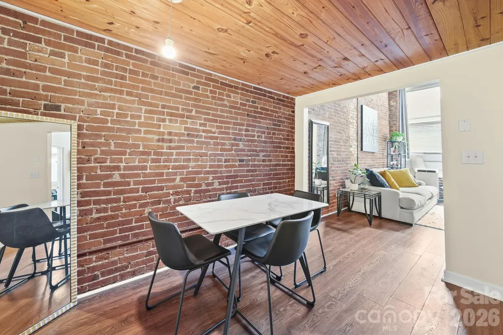 201 S Hoskins Road Charlotte NC 28208