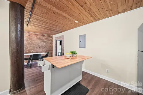 201 S Hoskins Road Charlotte NC 28208