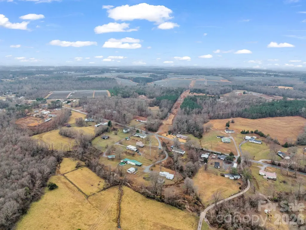 827 Old Henrietta Road Forest City NC 28043