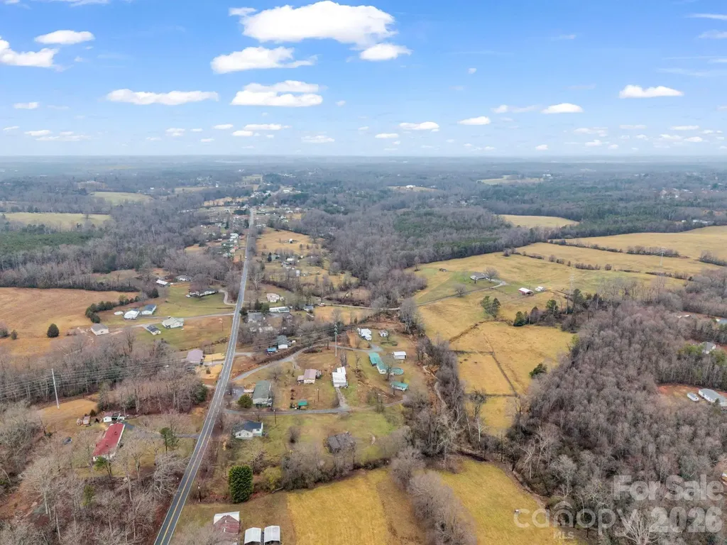 827 Old Henrietta Road Forest City NC 28043