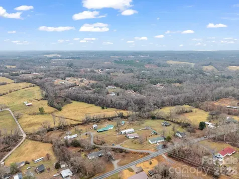 827 Old Henrietta Road Forest City NC 28043