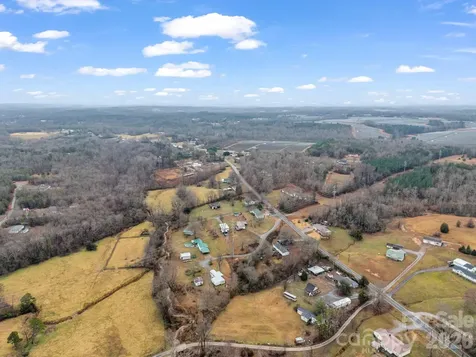 827 Old Henrietta Road Forest City NC 28043