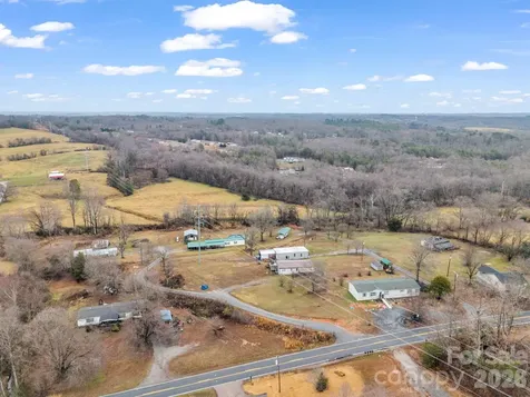 827 Old Henrietta Road Forest City NC 28043