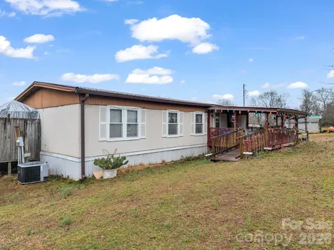 827 Old Henrietta Road Forest City NC 28043