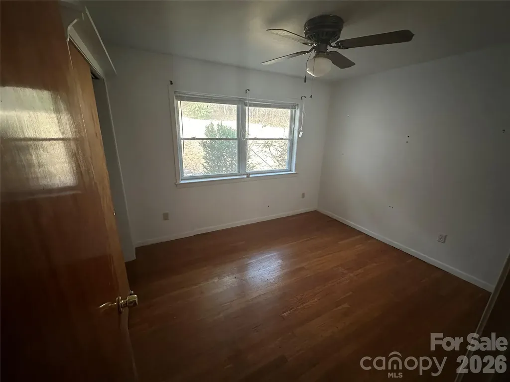 129 Ridgecrest Avenue Marble NC 28905