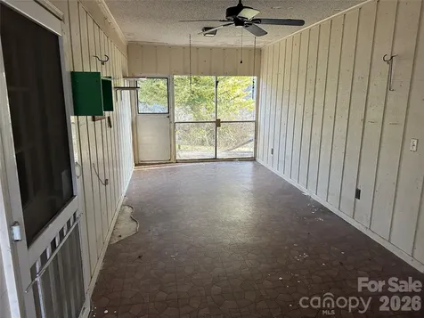 129 Ridgecrest Avenue Marble NC 28905