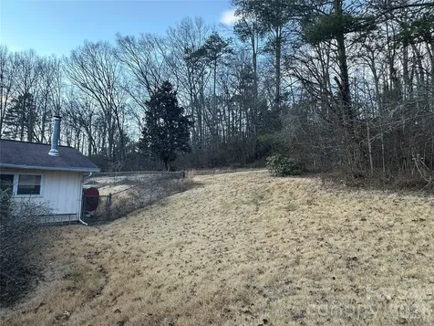 129 Ridgecrest Avenue Marble NC 28905