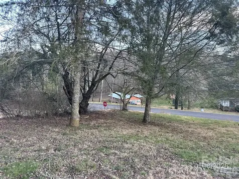 129 Ridgecrest Avenue Marble NC 28905