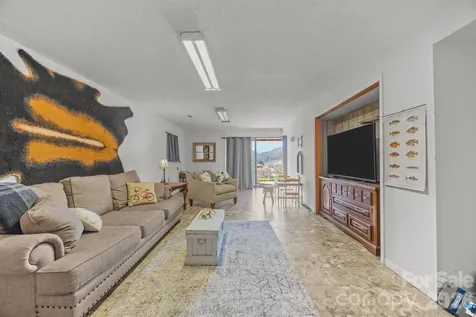 774 Belleview Road Franklin NC 28734